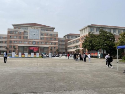 泰州机电职业技术学院，泰州机电职业技术学院军训？