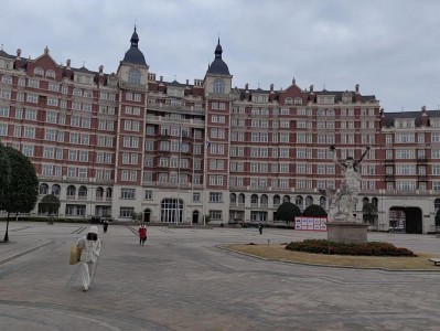 西南航空旅游技术学校，西南航空旅游职业学校？