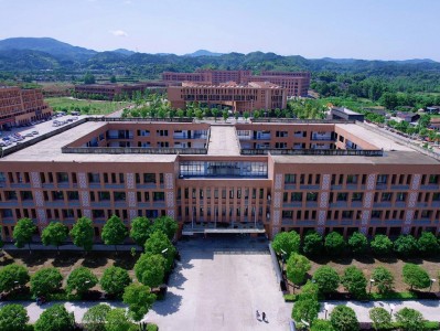 职业工业中专学校？工业职业技术学校在哪里？