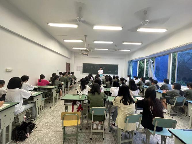 成都国盛技工学校是公立还是