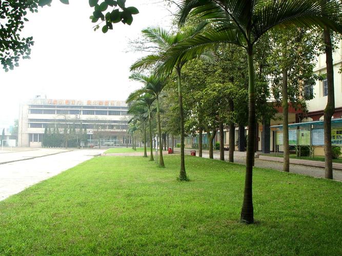 内江市铁路机械学校如何