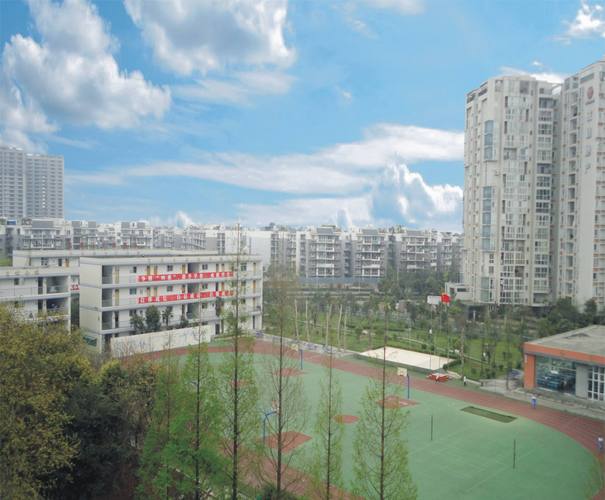 成都市洞子口职业高级中学的生活环境怎么样
