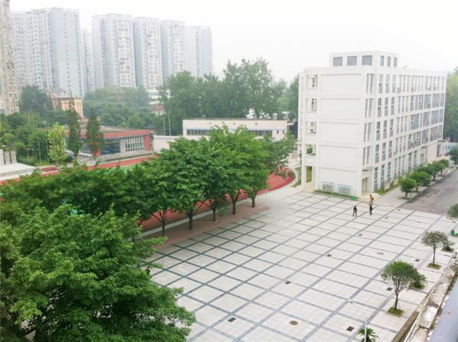 成都市洞子口职业高级中学好吗