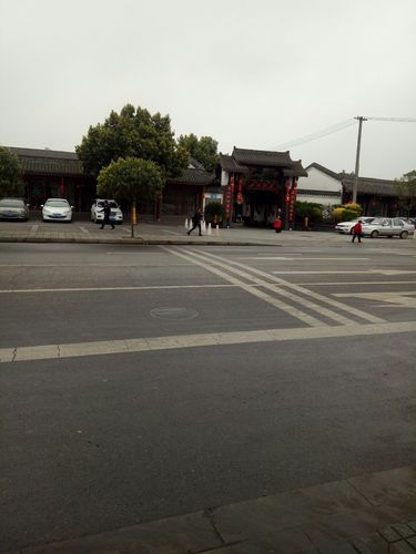 从成都东站到新都区新都镇新军路281号,就是现代制造职业技术学校...