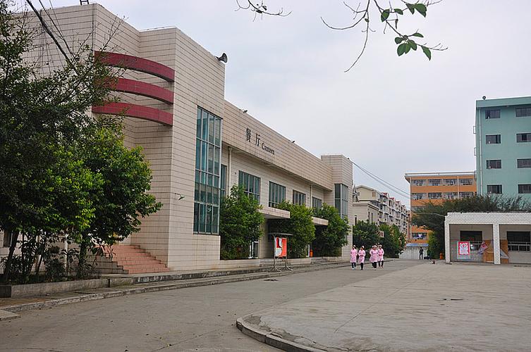 成都中医药大学附院针灸学校好吗