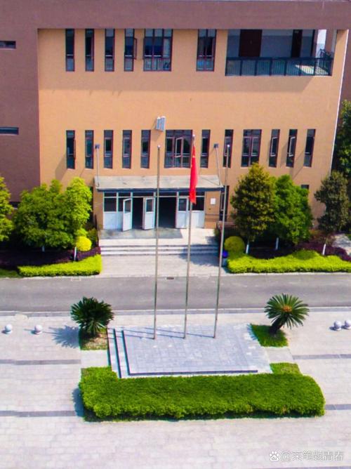 四川省成都市郫都区友爱职业技术学校的生活环境怎么样