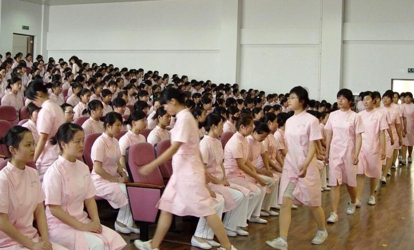 华西卫校在哪里?