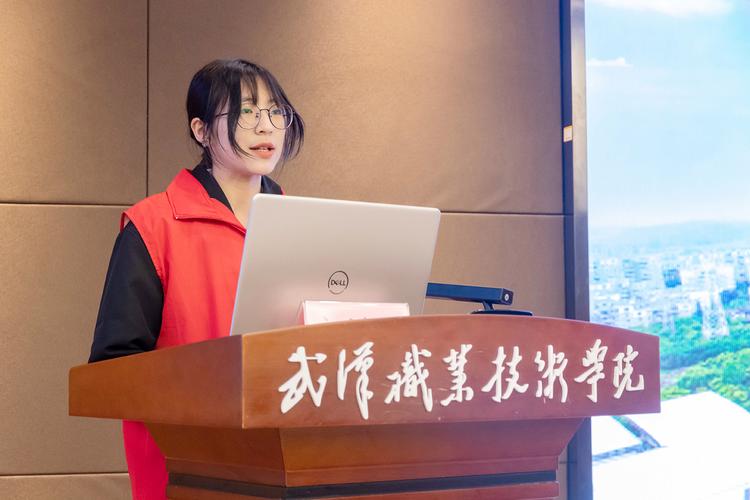 报考武汉职业技术学院的问题,知道的进...谢谢