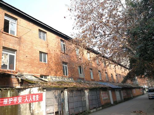 听说成都郫县有一个铁路学校