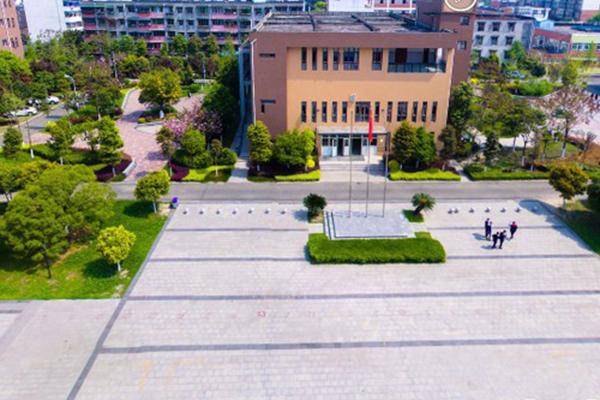 郫县有哪些职业学校