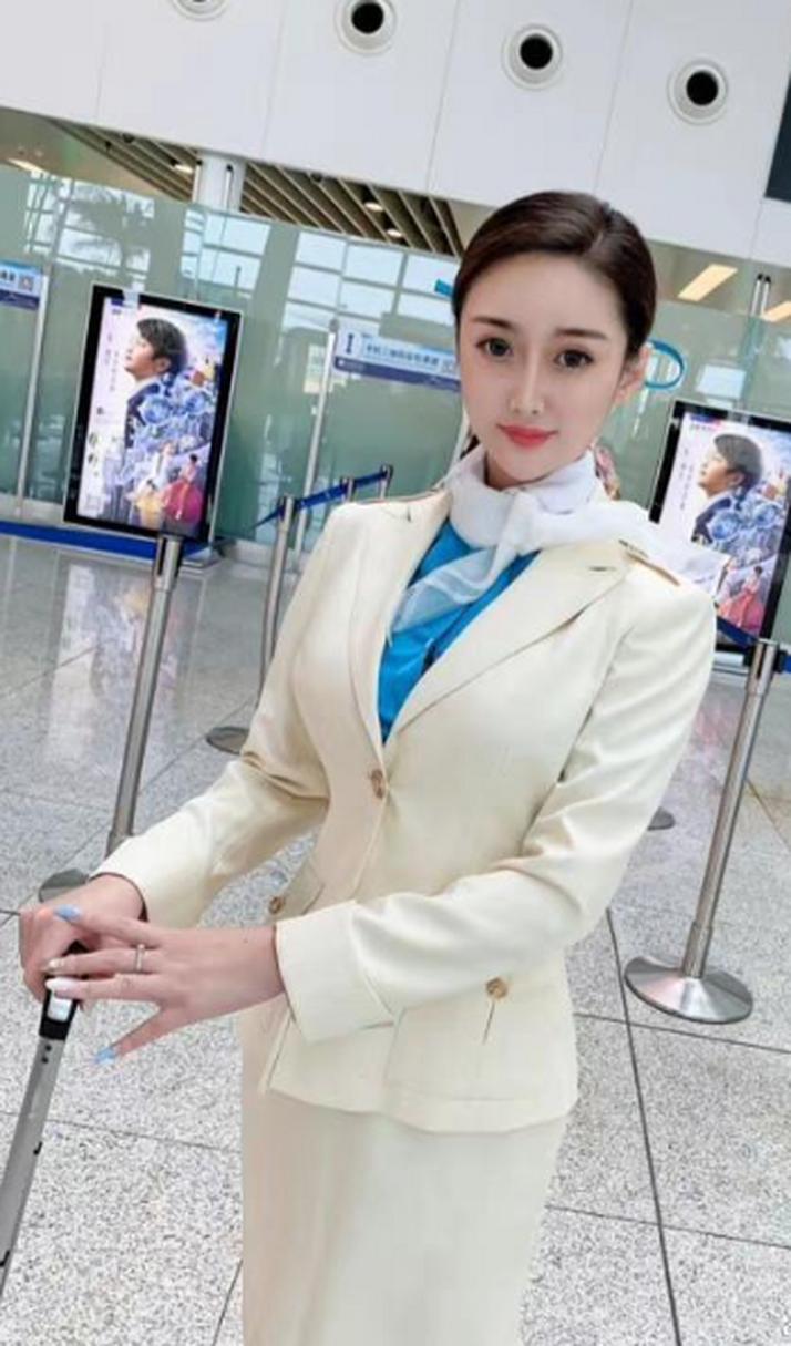 厦门航空招专科的空姐吗?专科是只能飞国内的吗?工资多少?