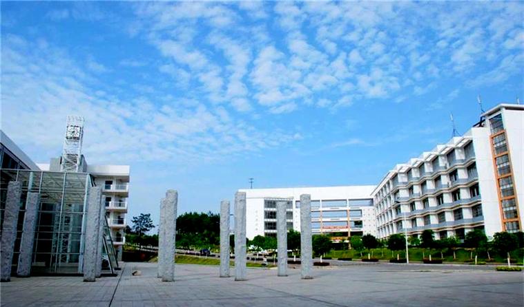 赣州技师学院是否赣南师范老校区