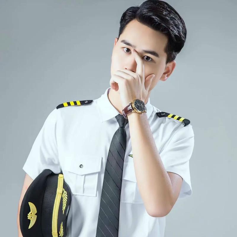 高铁乘务专业都有哪些男生