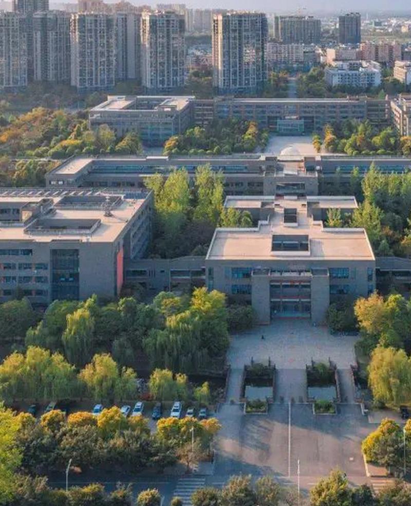 四川城市职业学院龙泉校区怎么样