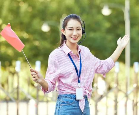 女生学导游