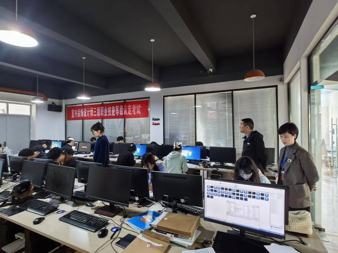 ...能上什么样的大专?我想学习室内设计专业,可以帮忙介绍下能
