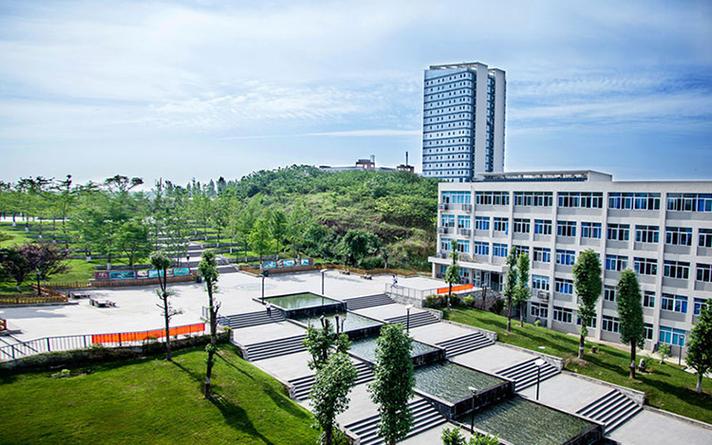 成都市工业职业技术学校到底怎样