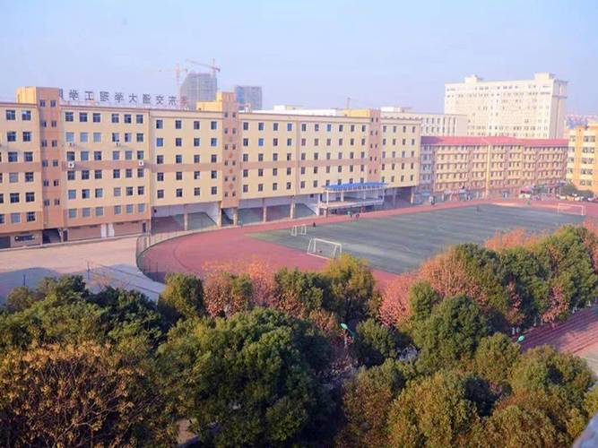 南昌运输职业技术学校。
