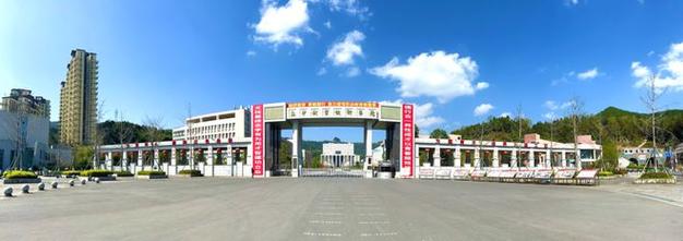 巴中职业技术学院有哪些学院?
