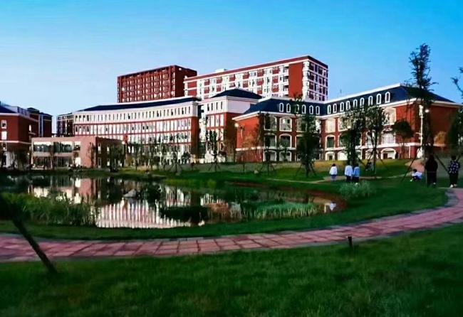 云南林业职业学院杨林校区多少亩