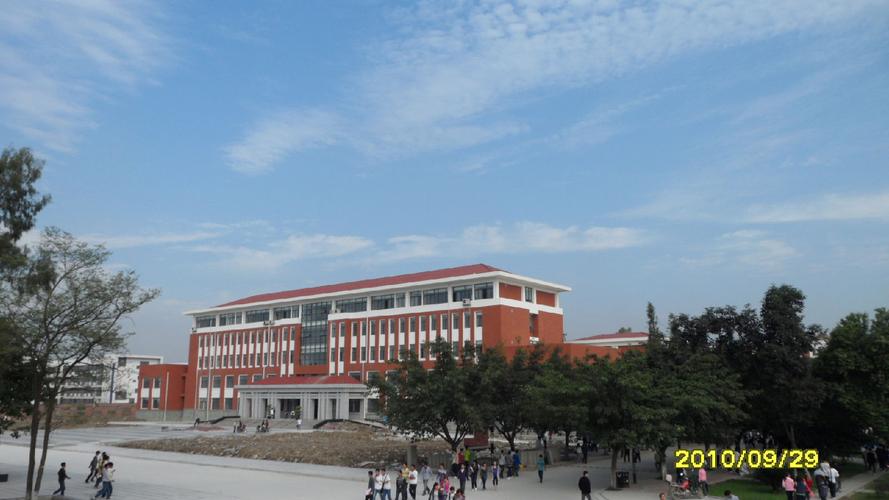 四川建筑职业技术学院这个学校怎么样?