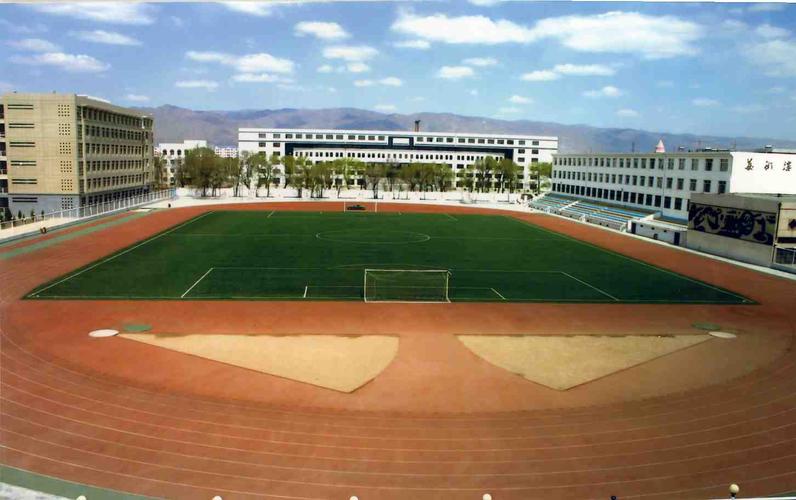 呼和浩特市铁路职业学校?