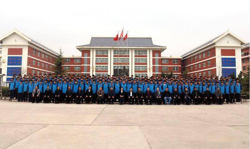 平凉工业中等专业学校学校简介