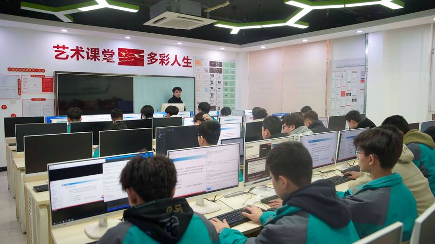 成都女生读计算机多媒体技术好吗