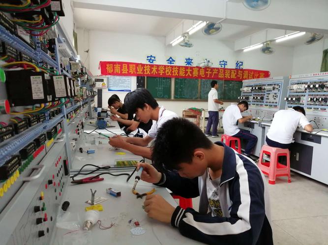 劳动坐公交到乐至机电学校新校区坐公交怎么走