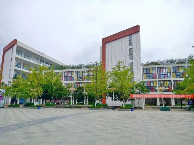 四川商务职业学院怎么样