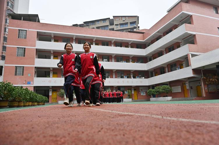 内江市奋发中等职业学校怎么样