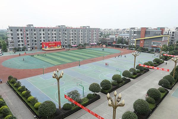 成都机电工程学校教师待遇怎么样