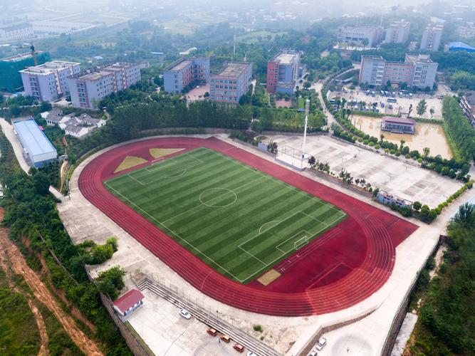 德阳通用电子科技学校是公办还是民办学校