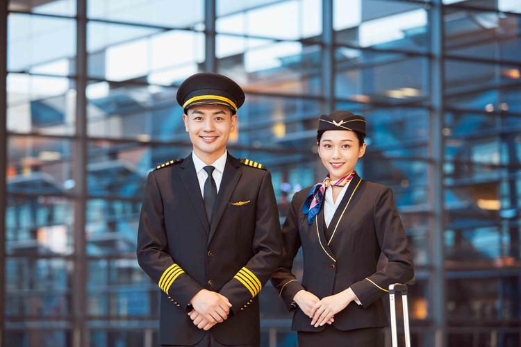 你是空乘艺术生,我想知道高考空乘专业都考什么?好过吗?