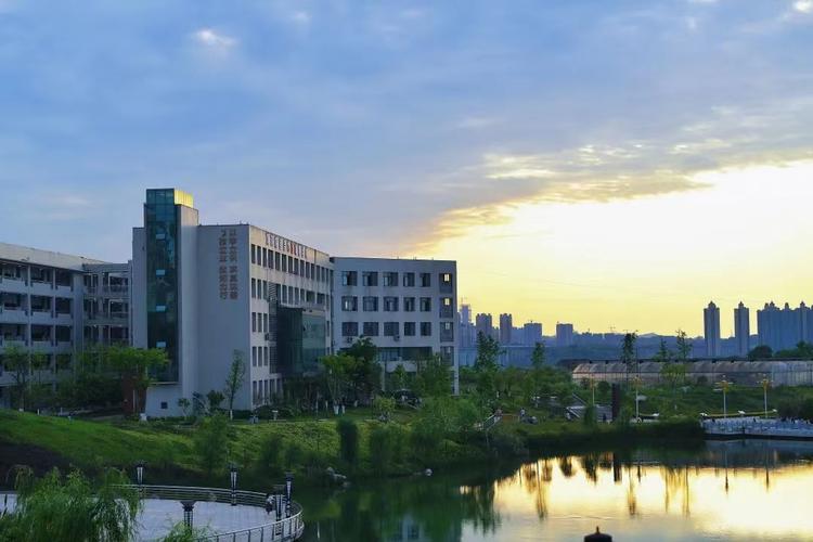 南充公办职高学校有哪些