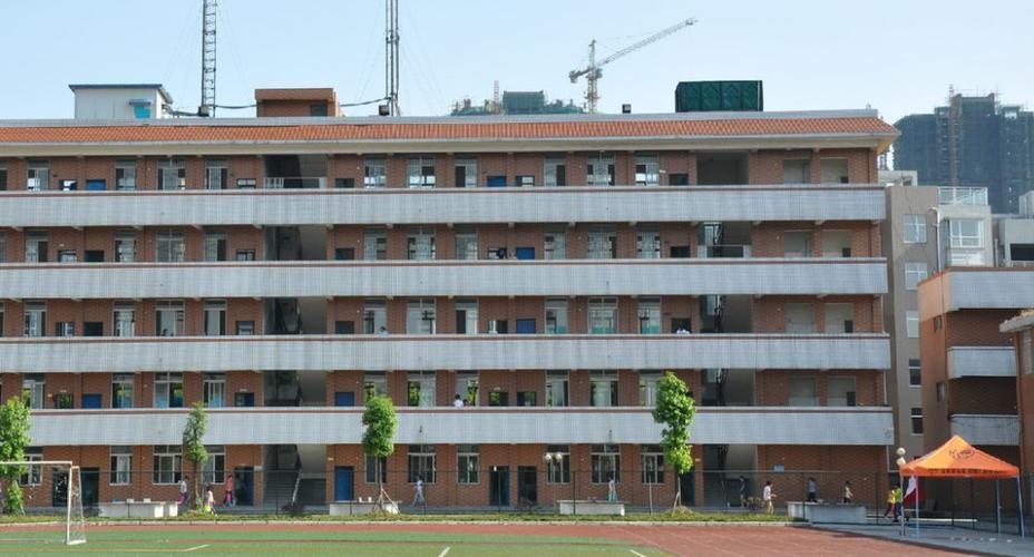 眉山科学技术学校几个校区