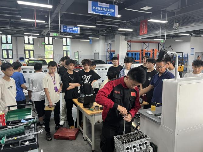 有哪些职业类型的学校有汽车新能源技术学习?