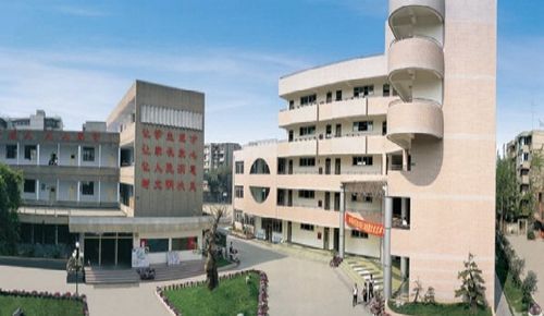 成都财贸职业高级中学怎么样