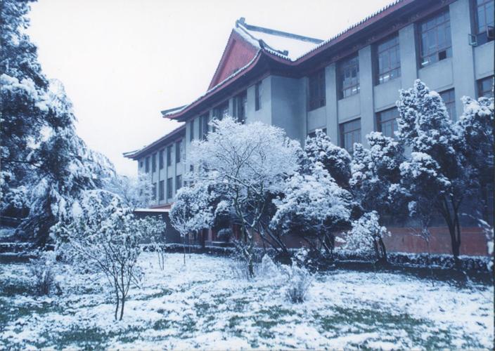 四川天一学院占地多少亩